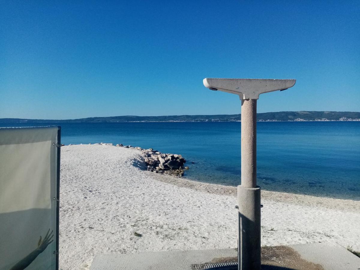 Apartman Ll S Pogledom I Izmedu Splita I Trogira Su Kastela Dalmacija Hrvatska Buitenkant foto