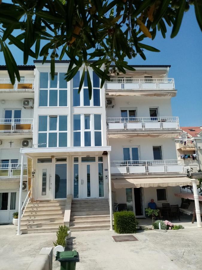 Apartman Ll S Pogledom I Izmedu Splita I Trogira Su Kastela Dalmacija Hrvatska Buitenkant foto