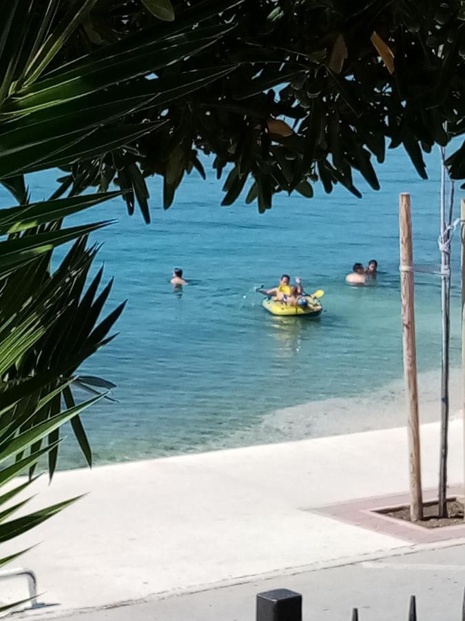 Apartman Ll S Pogledom I Izmedu Splita I Trogira Su Kastela Dalmacija Hrvatska Buitenkant foto
