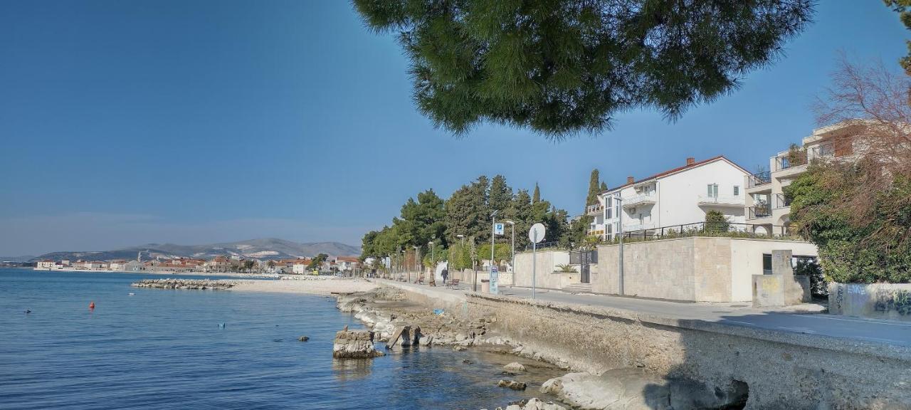Apartman Ll S Pogledom I Izmedu Splita I Trogira Su Kastela Dalmacija Hrvatska Buitenkant foto