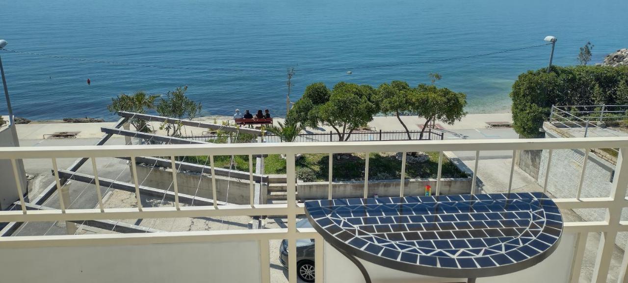 Apartman Ll S Pogledom I Izmedu Splita I Trogira Su Kastela Dalmacija Hrvatska Buitenkant foto