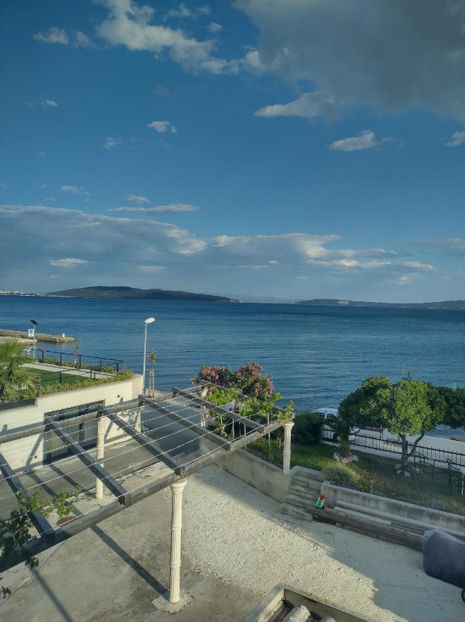 Apartman Ll S Pogledom I Izmedu Splita I Trogira Su Kastela Dalmacija Hrvatska Buitenkant foto