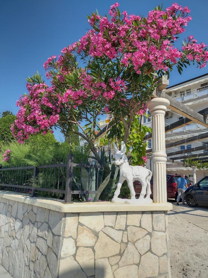 Apartman Ll S Pogledom I Izmedu Splita I Trogira Su Kastela Dalmacija Hrvatska Buitenkant foto