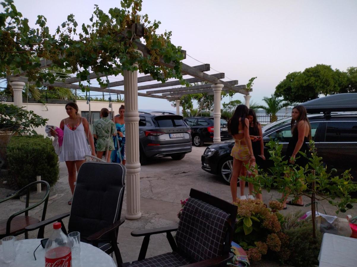 Apartman Ll S Pogledom I Izmedu Splita I Trogira Su Kastela Dalmacija Hrvatska Buitenkant foto