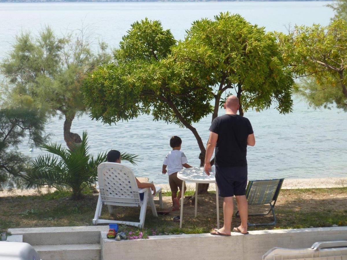 Apartman Ll S Pogledom I Izmedu Splita I Trogira Su Kastela Dalmacija Hrvatska Buitenkant foto