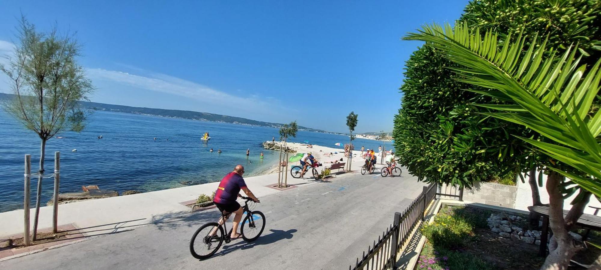 Apartman Ll S Pogledom I Izmedu Splita I Trogira Su Kastela Dalmacija Hrvatska Buitenkant foto